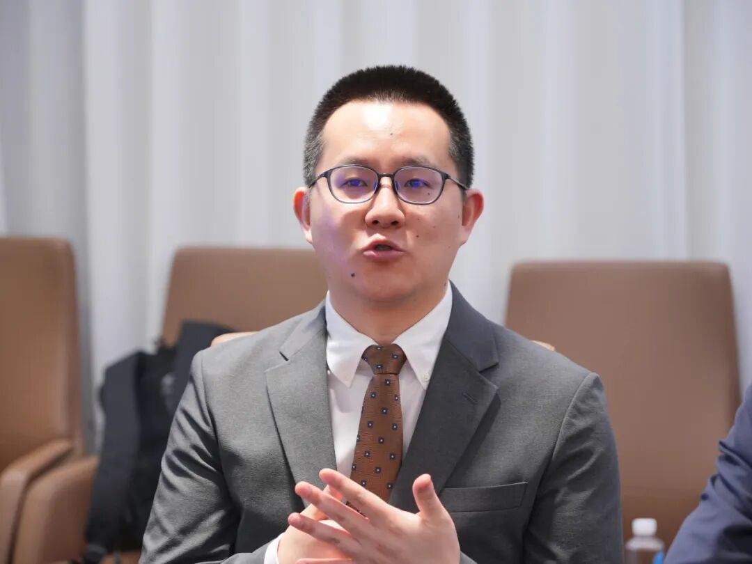对话世界 睛准未来丨德国蔡司全球首席新一代机器人全飞秒培训师DieterErhardt到访大湾区,首站莅临广州普瑞眼科医院 - 广州普瑞眼科医院
