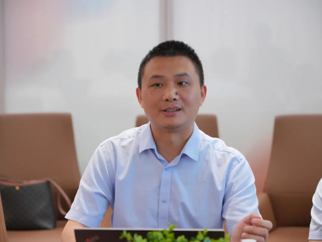 对话世界 睛准未来丨德国蔡司全球首席新一代机器人全飞秒培训师DieterErhardt到访大湾区,首站莅临广州普瑞眼科医院 - 广州普瑞眼科医院