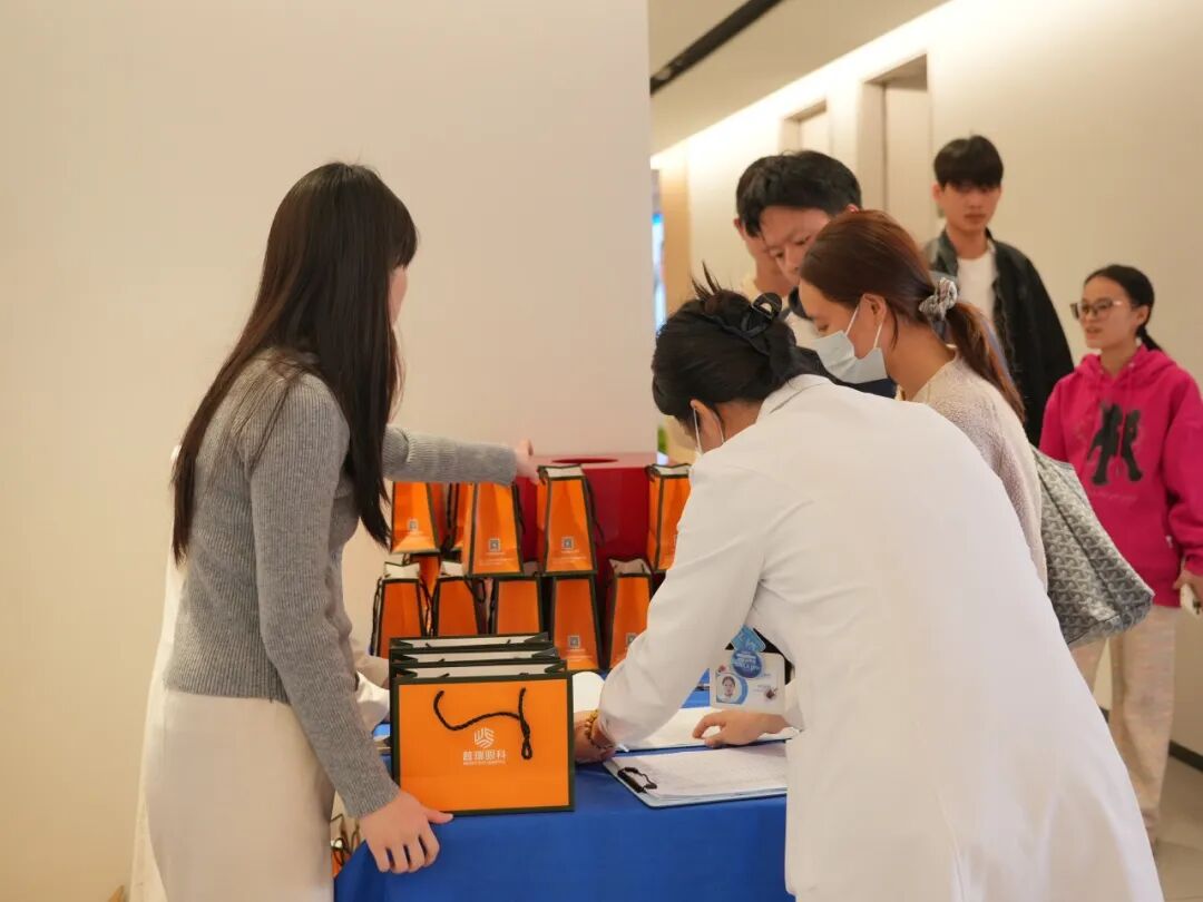 广州普瑞眼科医院EVO+ICL(V5)全国首批发布会圆满举办,开启全天候高清视界新纪元 - 广州普瑞眼科医院