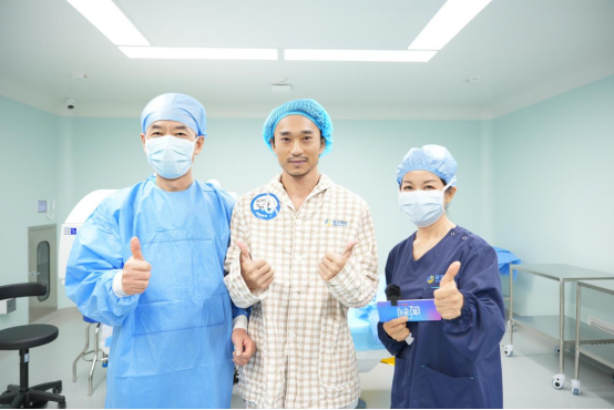 想摘镜却发现“眼底有个洞”?能做近视手术吗 - 广州普瑞眼科医院