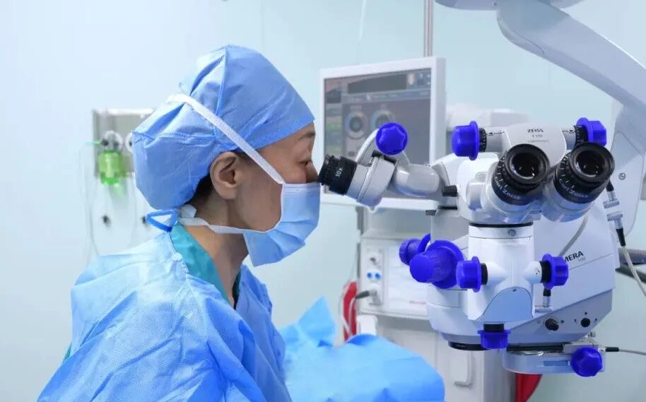 眼球一直往下钻?原来是固定性斜视在捣乱! - 广州普瑞眼科医院