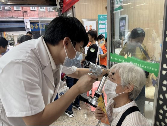 关注糖网,守护眼健康 | 广州普瑞眼科医院与光塔街社区卫生服务中心联合举办义诊活动,守护社区居民眼健康! - 广州普瑞眼科医院