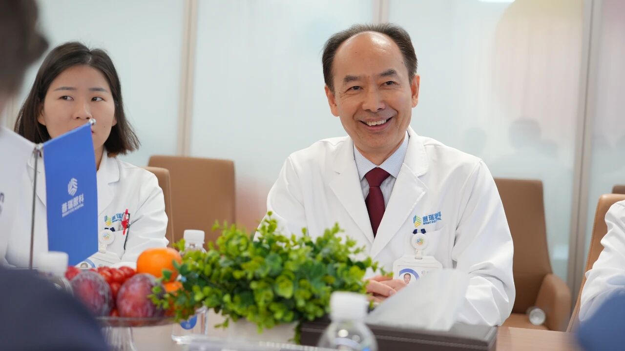 爱尔康屈光全球负责人到访广州普瑞眼科医院，共话屈光技术新未来 - 广州普瑞眼科医院