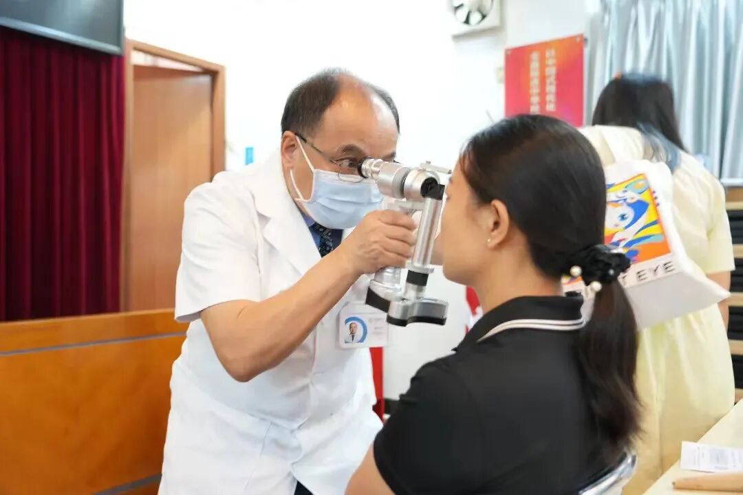 专家进社区 看病不远行，人民街道社区卫生服务中心引进眼科专家服务社区居民 - 广州普瑞眼科医院