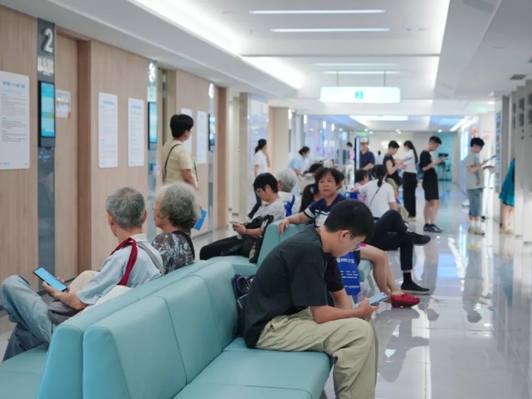 教师节,关注老师的眼睛:广州普瑞眼科医院开展眼健康关爱活动 - 广州普瑞眼科医院