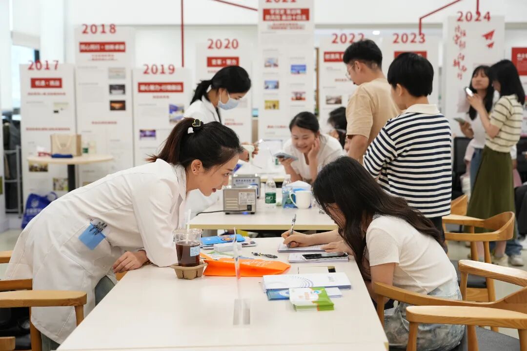 清晰视界,美好生活 广州普瑞眼科关爱眼健康行动走进华润广东医药有限公司 - 广州普瑞眼科医院