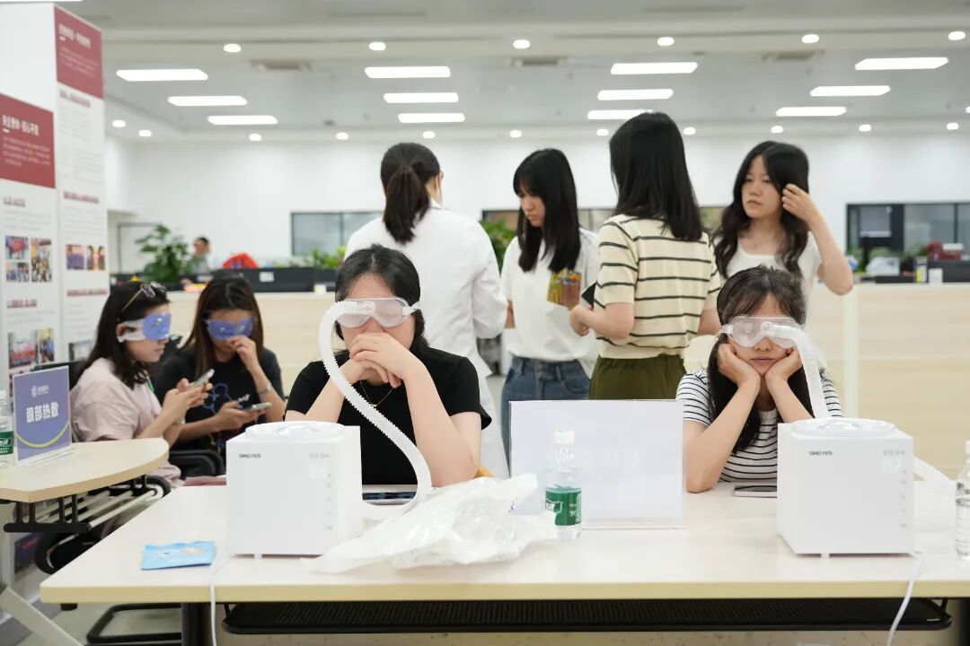清晰视界,美好生活 广州普瑞眼科关爱眼健康行动走进华润广东医药有限公司 - 广州普瑞眼科医院