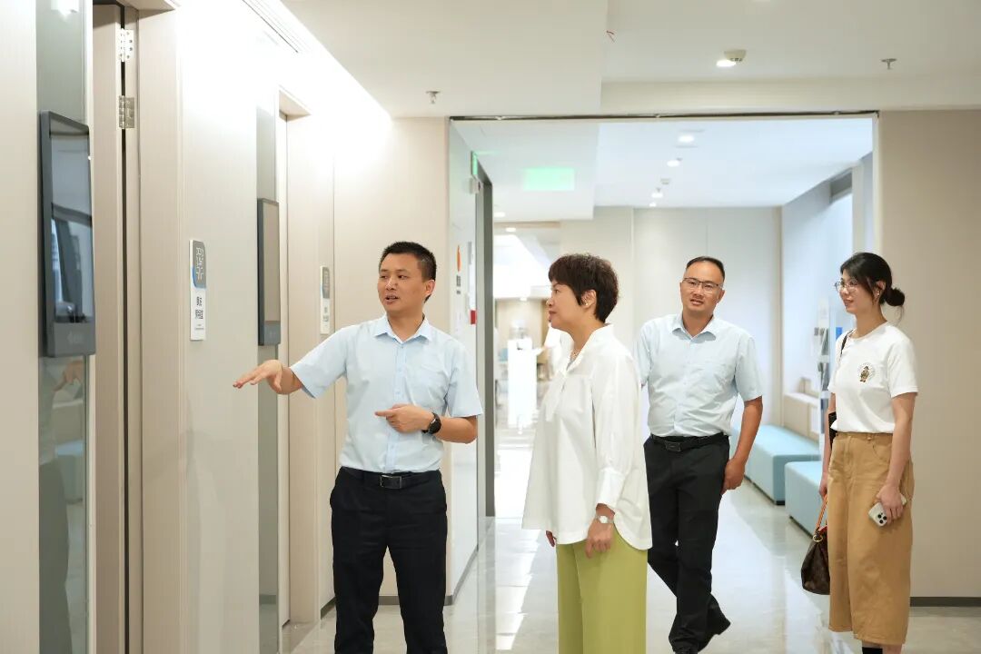 广东省残疾人公益基金会理事长杨学云一行走访广州普瑞眼科医院 - 广州普瑞眼科医院