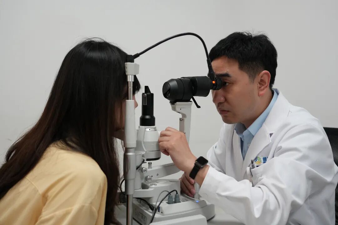 清晰视界,美好生活 广州普瑞眼科关爱眼健康行动走进华润广东医药有限公司 - 广州普瑞眼科医院